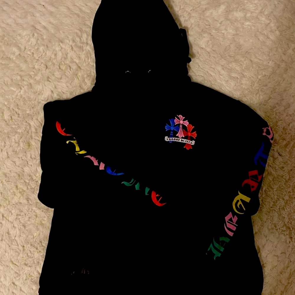 Chrome heart but color cross size medium